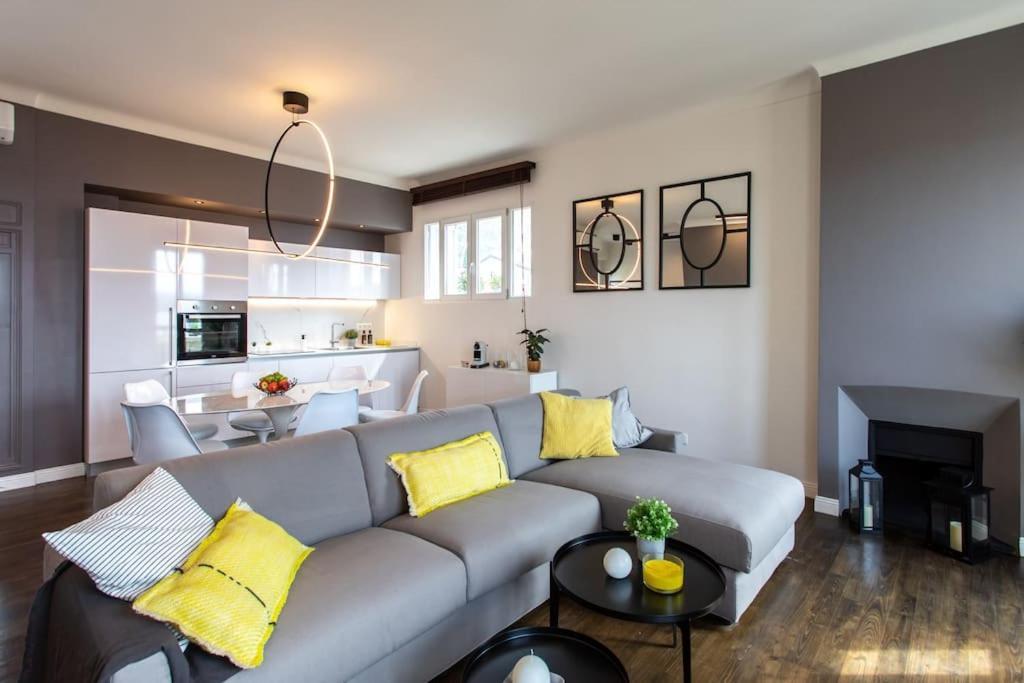 #24 Marie-Claire Suite Sea View/Balcony/Ac/5Min Port Villefranche-sur-Mer Bagian luar foto